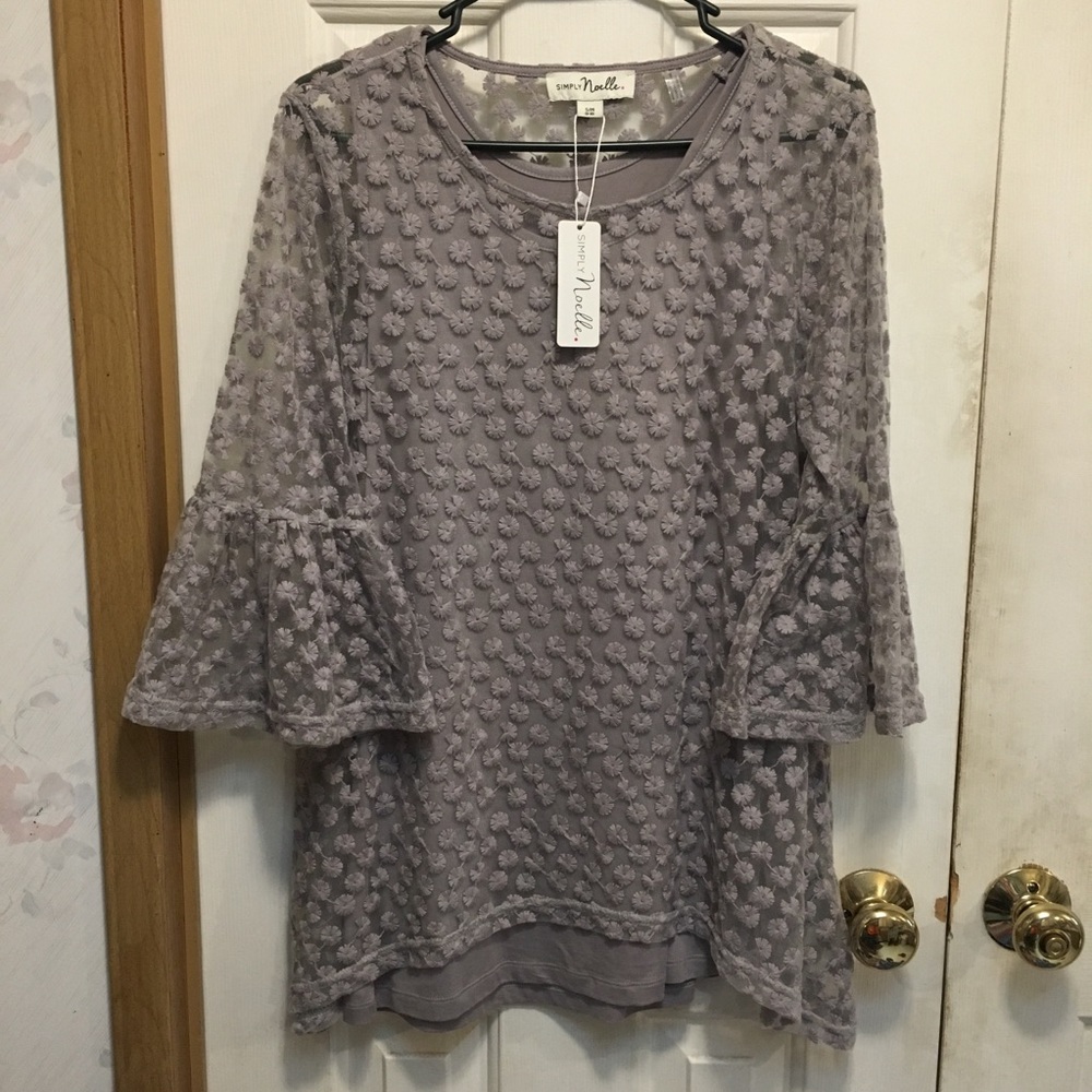 NWT Simply Noelle Women’s shirt
